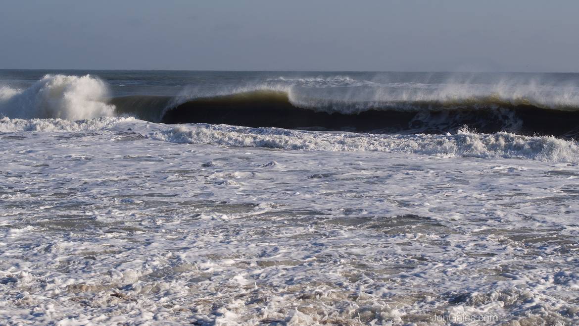 Misting waves